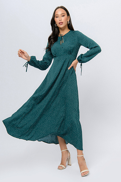 Платье зеленого цвета в горошек с длинными рукавами
