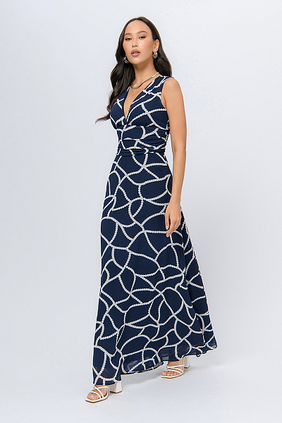 Платье синего цвета длины макси с принтом и глубоким вырезом