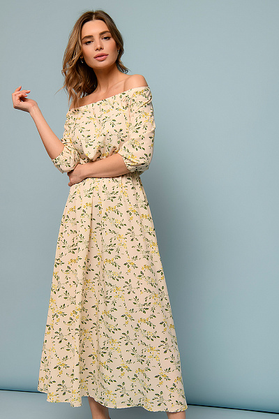 Платье ванильного цвета с цветочным принтом и пышными рукавами