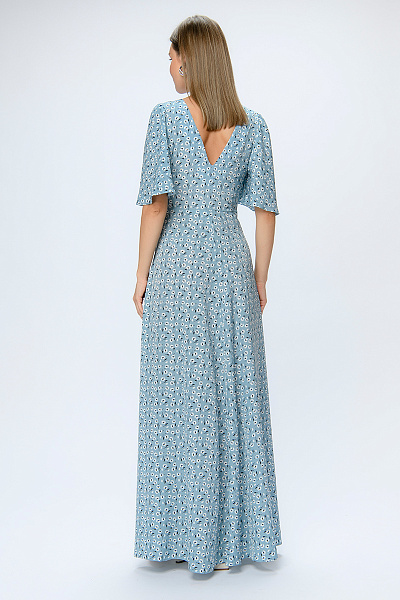Платье голубое с принтом длины макси с глубоким вырезом
