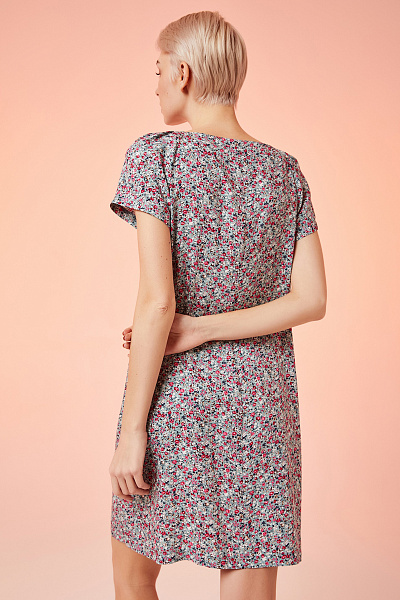 Платье А-силуэта с цветочным принтом длины мини и короткими рукавами