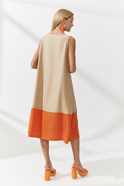 Платье бежевое с оранжевой вставкой длины миди без рукавов