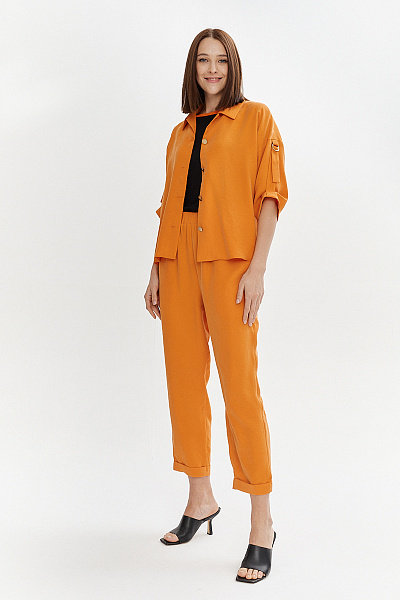 Блуза оранжевая с короткими рукавами и отложным воротником