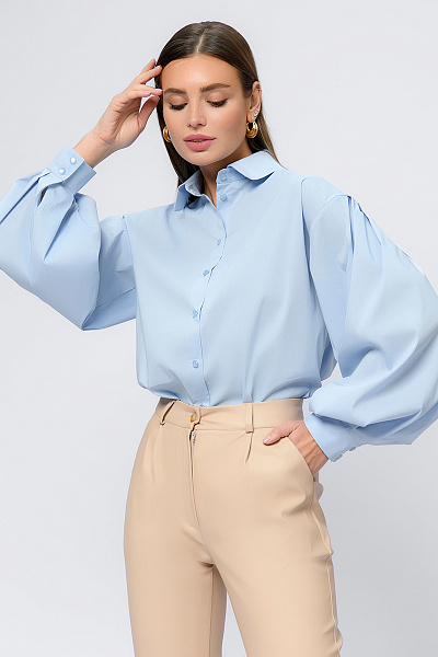 Блуза голубая с пышными рукавами и отложным воротником