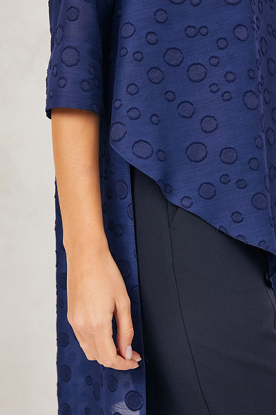 Блуза темно-синяя в горошек с рукавами 3/4 разноуровневая