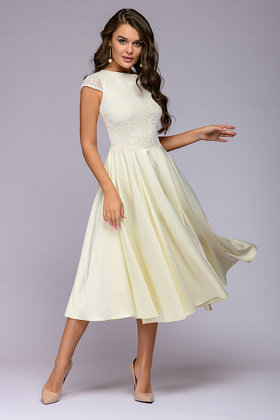 Платье ванильного цвета длины миди с короткими рукавами и вышивкой