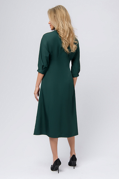 Платье зеленое длины миди с воротником-стойкой и объемными рукавами