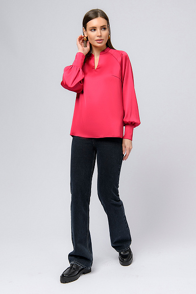 Блуза цвета фуксии с длинными рукавами и V-образным вырезом
