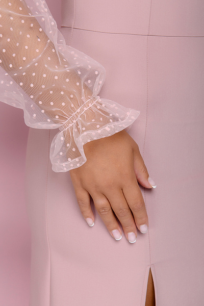 Платье розовое с разрезом и рукавами из фатина