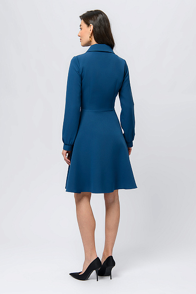 Платье синего цвета длины мини с длинными рукавами