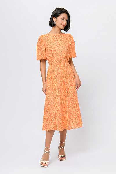 Платье оранжевого цвета длины миди с короткими рукавами