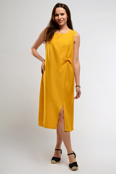Платье желтое длины миди без рукавов с декоративной складкой