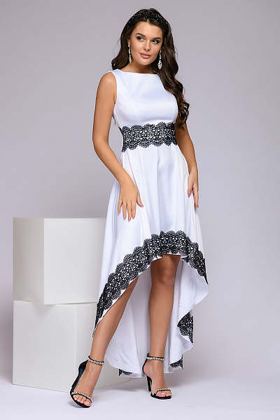 Платье белое разноуровневое с черной кружевной отделкой