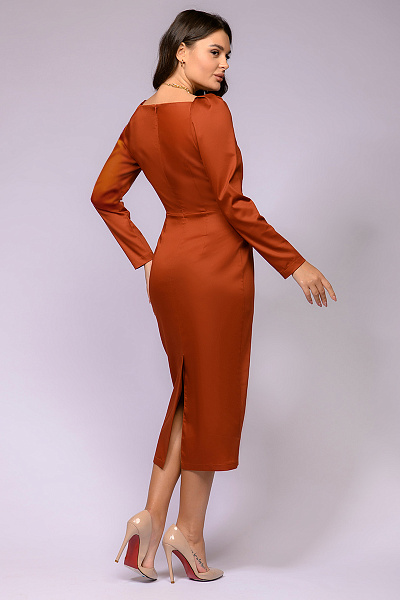 Платье-футляр терракотового цвета длины миди с глубоким вырезом