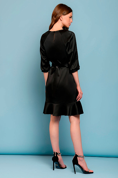 Платье черное длины мини с воланом по низу