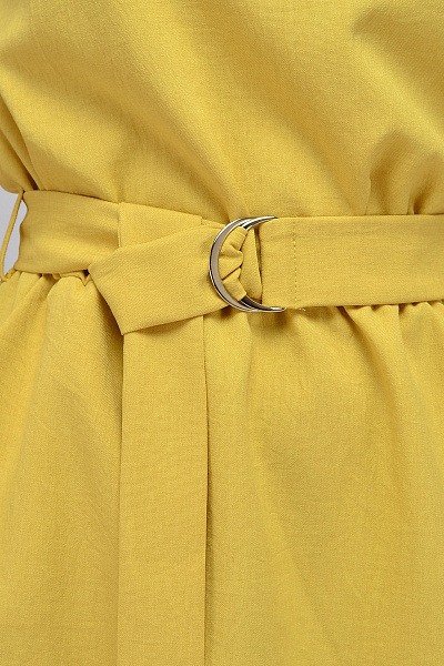 Платье горчичного цвета длины мини с карманами и поясом