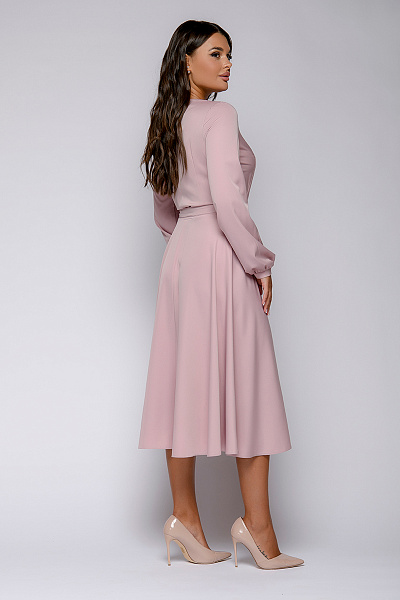 Платье розовое длины миди с запахом и длинными рукавами