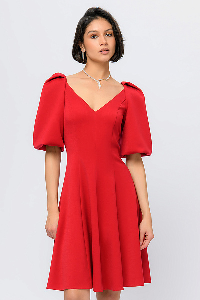 Платье красного цвета длины мини с объемными рукавами
