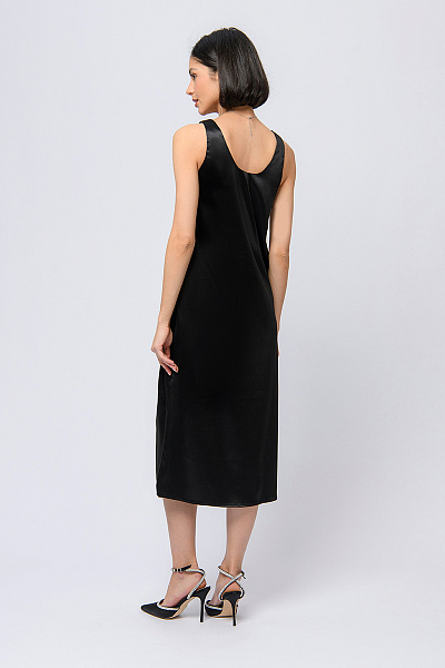 Платье с фигурным декольте (черный)