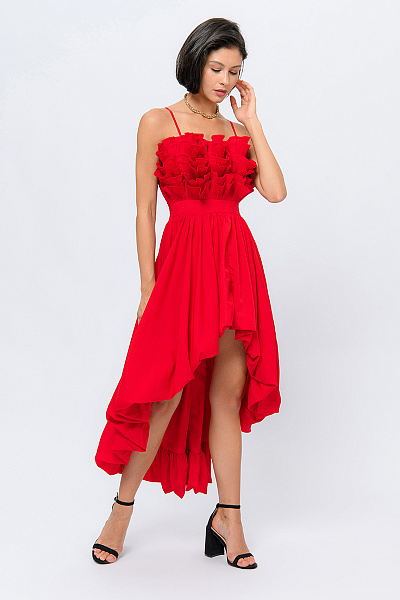 Платье красного цвета разноуровневое на бретелях