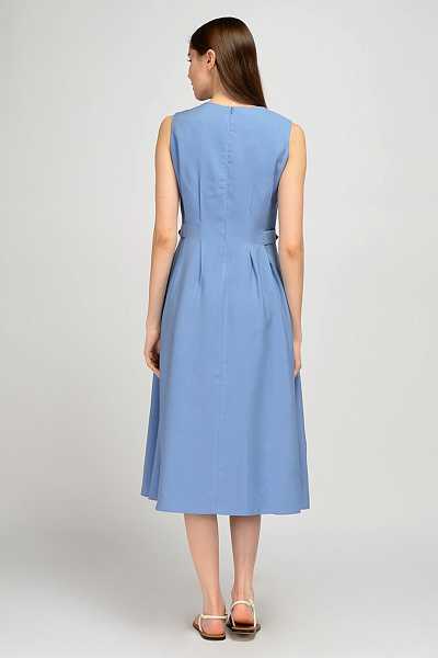 Платье голубое длины миди без рукавов с декоративными складками и пуговицами