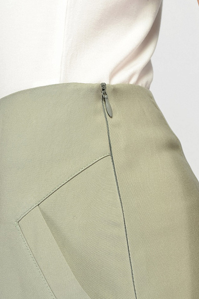 Юбка трапеция оливкового цвета длины миди с карманами