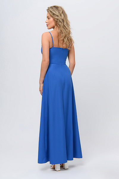 Платье синего цвета длины макси с имитацией запаха и открытыми плечами