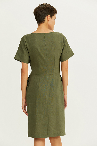 Платье зеленое длины мини с короткими рукавами и карманами