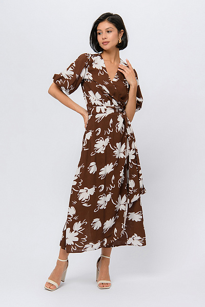 Платье коричневого цвета длины миди с принтом запахом и пышными рукавами