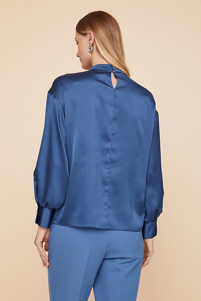 Блуза синяя с воротником стойкой и длинными рукавами