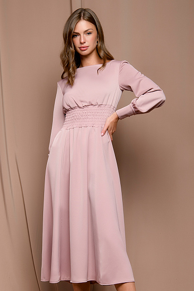 Платье розовое длины миди с широкой резинкой на талии