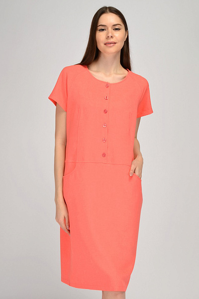 Платье кораллового цвета длины миди с короткими рукавами и карманами