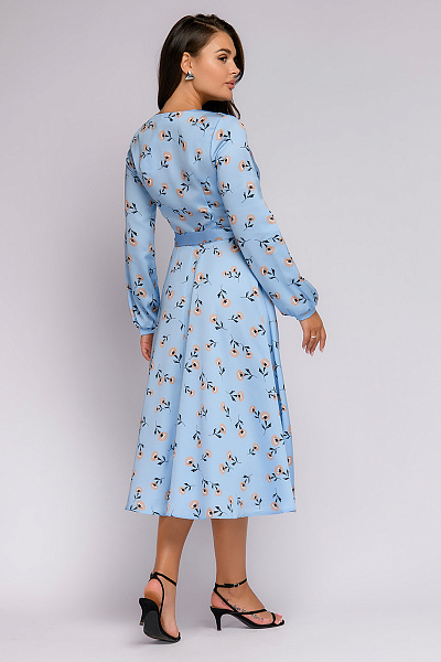 Платье голубое с цветочным принтом длины миди с запахом