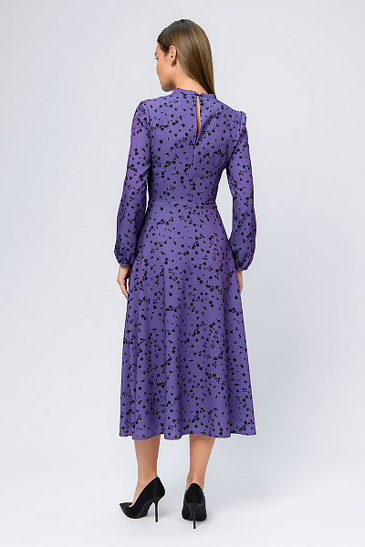 Платье фиолетовое длины миди с цветочным принтом и разрезом