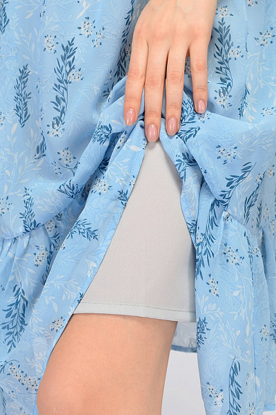 Платье голубое с принтом длины миди и оборками на юбке