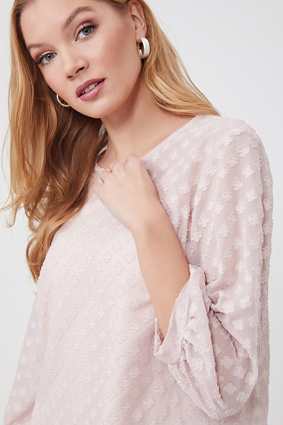 Блуза ванильного цвета с объемными рукавами