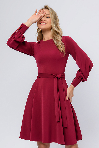 Платье вишневого цвета длины мини с объемными рукавами