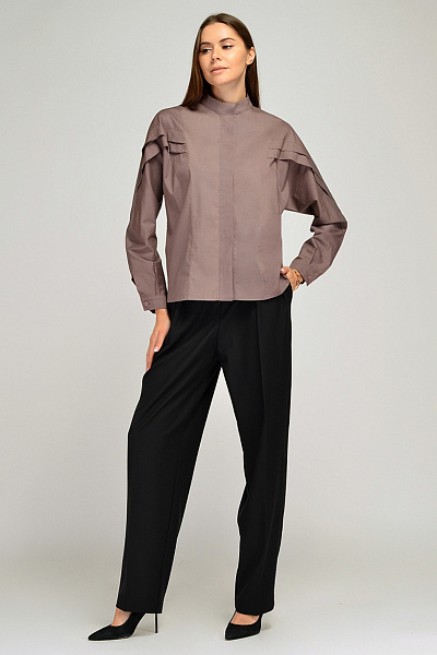 Блуза кофейного цвета с длинными рукавами и декоративными складками