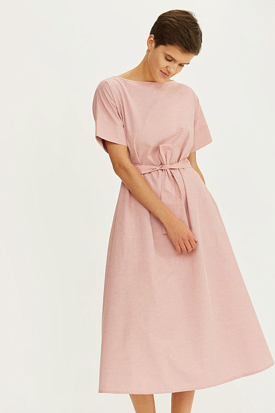 Платье розовое длины миди с короткими рукавами и поясом