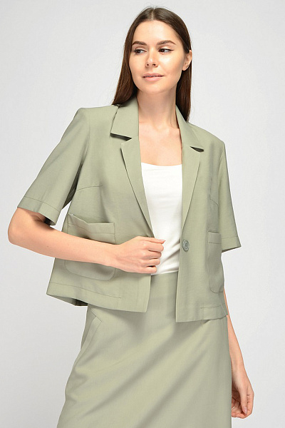 Жакет оливкового цвета с короткими рукавами и накладными карманами