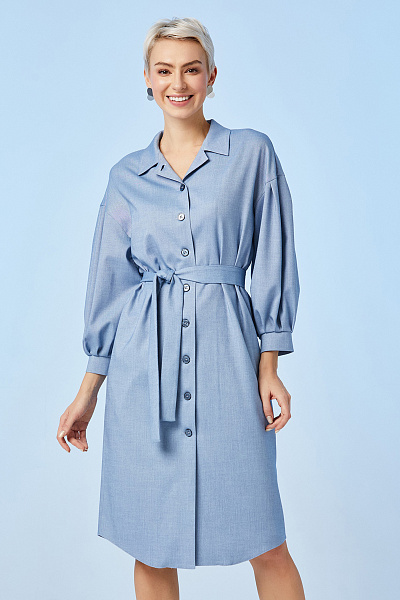Платье-рубашка голубое длины миди карманами и поясом