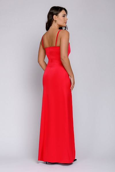 Платье красное длины макси с разрезом