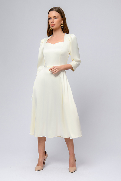 Платье молочного цвета длины миди с объемными рукавами и вырезом каре