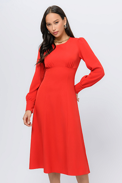 Платье красного цвета длины миди с длинными рукавами