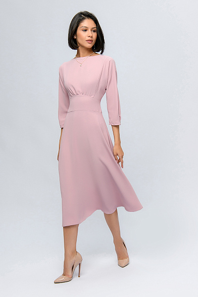 Платье розовое длины миди с расклешенной юбкой