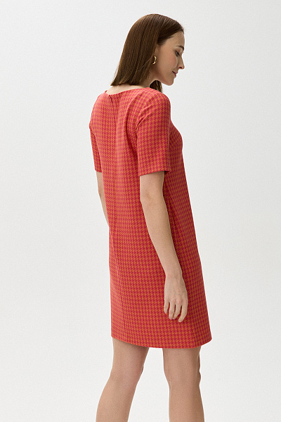 Платье красное с принтом "гусиная лапка" длины мини и короткими рукавами