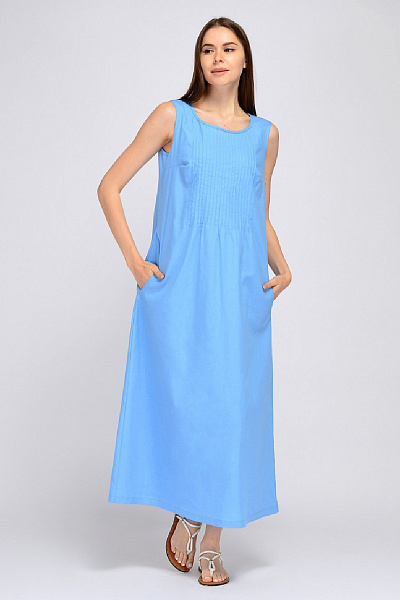 Платье голубое длины макси без рукавов с декоративными защипами